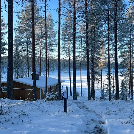 Traditional Lakeside Chalet Rovaniemi
