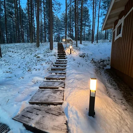 Traditional Lakeside Chalet
